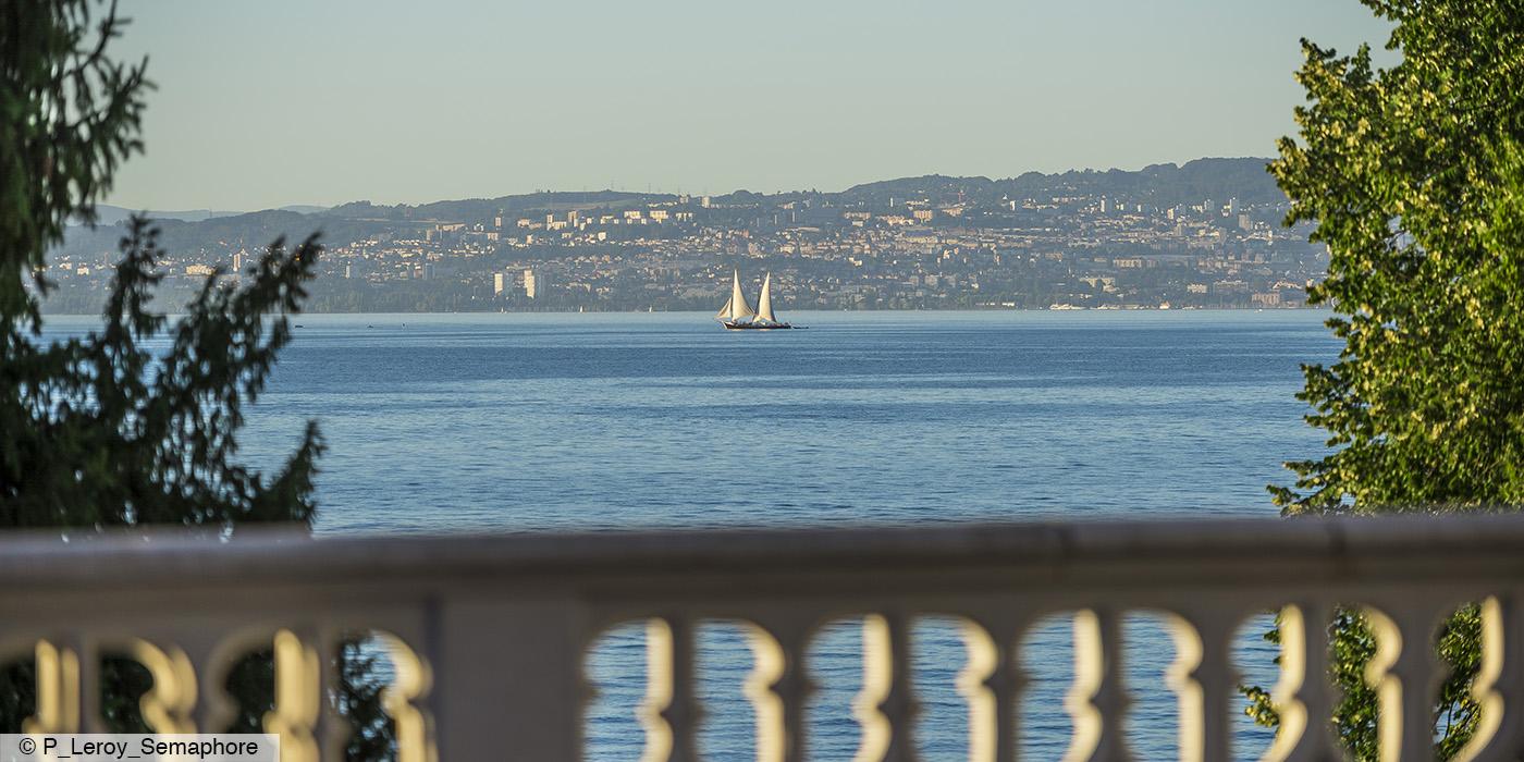 Main pic Evian Vue sur Lac Léman de jour par P_Leroy_Semaphore