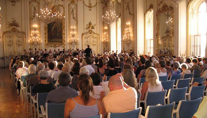 Hampshire County Youth Orchestra perform in Kromeriz, Moravia