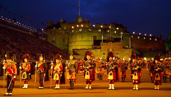 Edinburgh Castle (c) Visit Britain