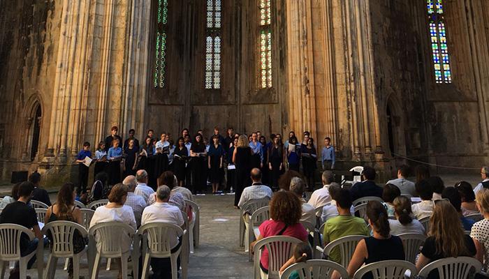 Yarm school perform at Batalha