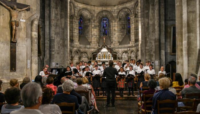 Fettes College Prep School Choir perform on tour