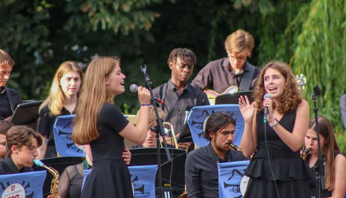 Brentwood singers