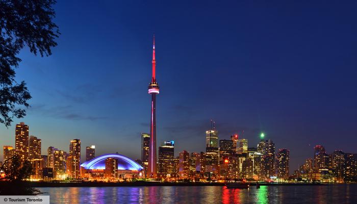 Harbour front & CN Tower (c)Tourism Toronto